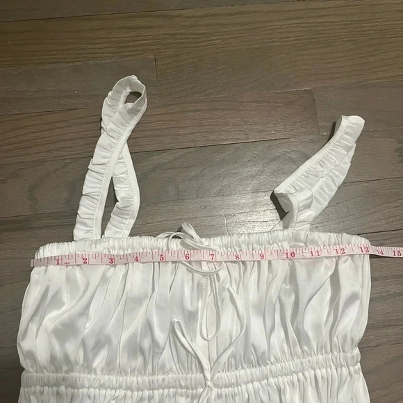 NWT! WAYF Peyton White Smocked Crop Camisole. Medium - Picture 7 of 8